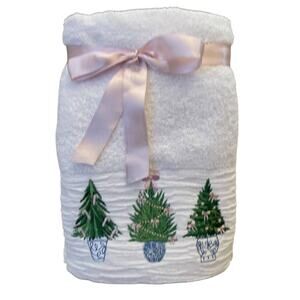 Christmas Hand Towels 2pc Embroidered Chinoiserie Christmas Trees Cotton NEW